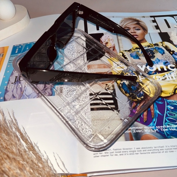 SUNGLASSES Black Flattop Centre Jewel Shades - Picture 3 of 3